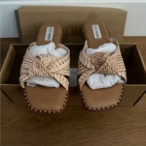 Steve Madden Kaitlin Sandal Never Worn (Beige)